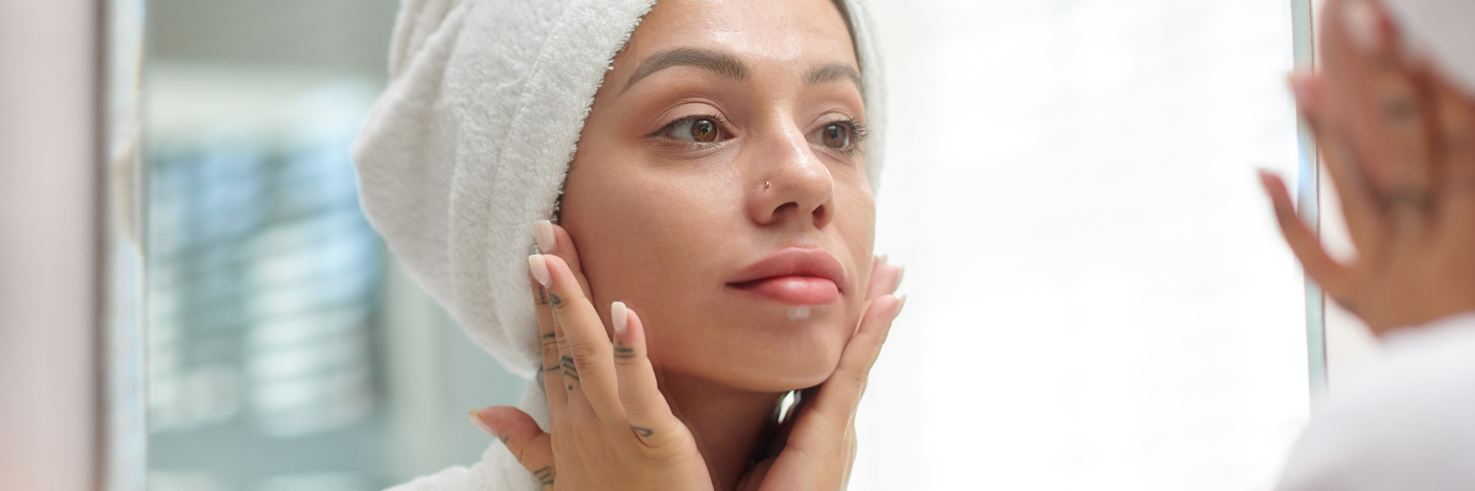 How to Clear Blemishes and Breakouts Naturally: A Botanical Skincare Approach